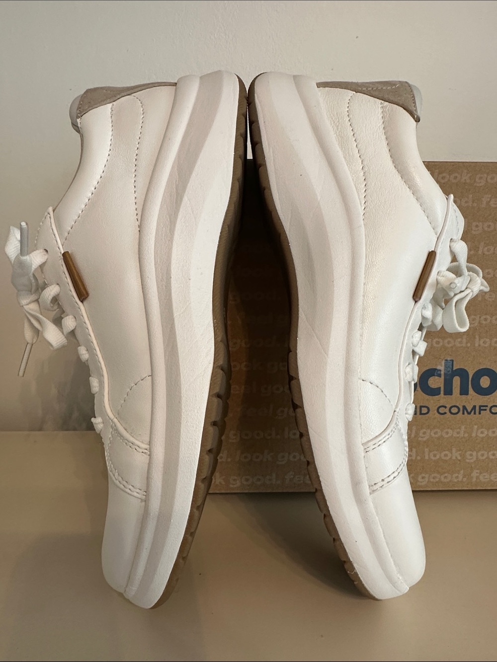 Dr. Scholl's Feel Good White Sneakers- 
SIZE: 8 WIDE- NEW! Plantar Fasciitis